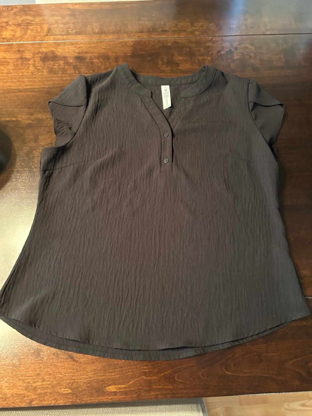 Women's Short Sleeve Textured Henley Blouse - Black
